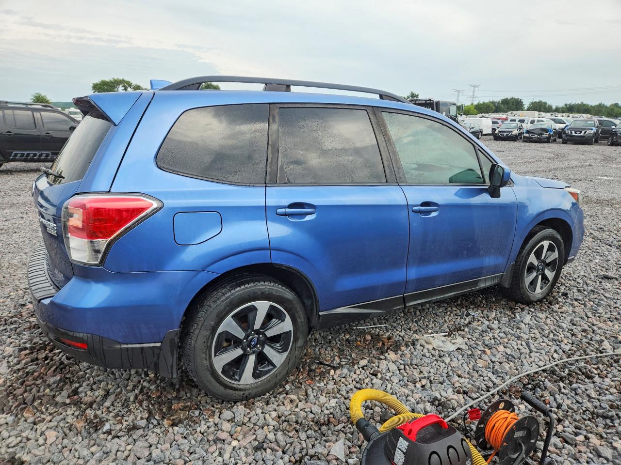 JF2SJAEC8HH495187 · 2017 SUBARU FORESTER · 3/13