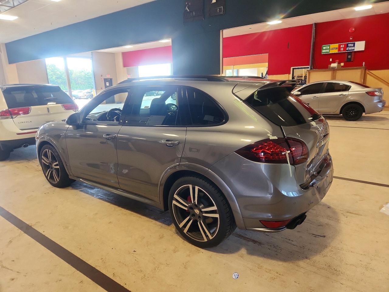 WP1AD2A20DLA77572 · 2013 PORSCHE CAYENNE · 2/12