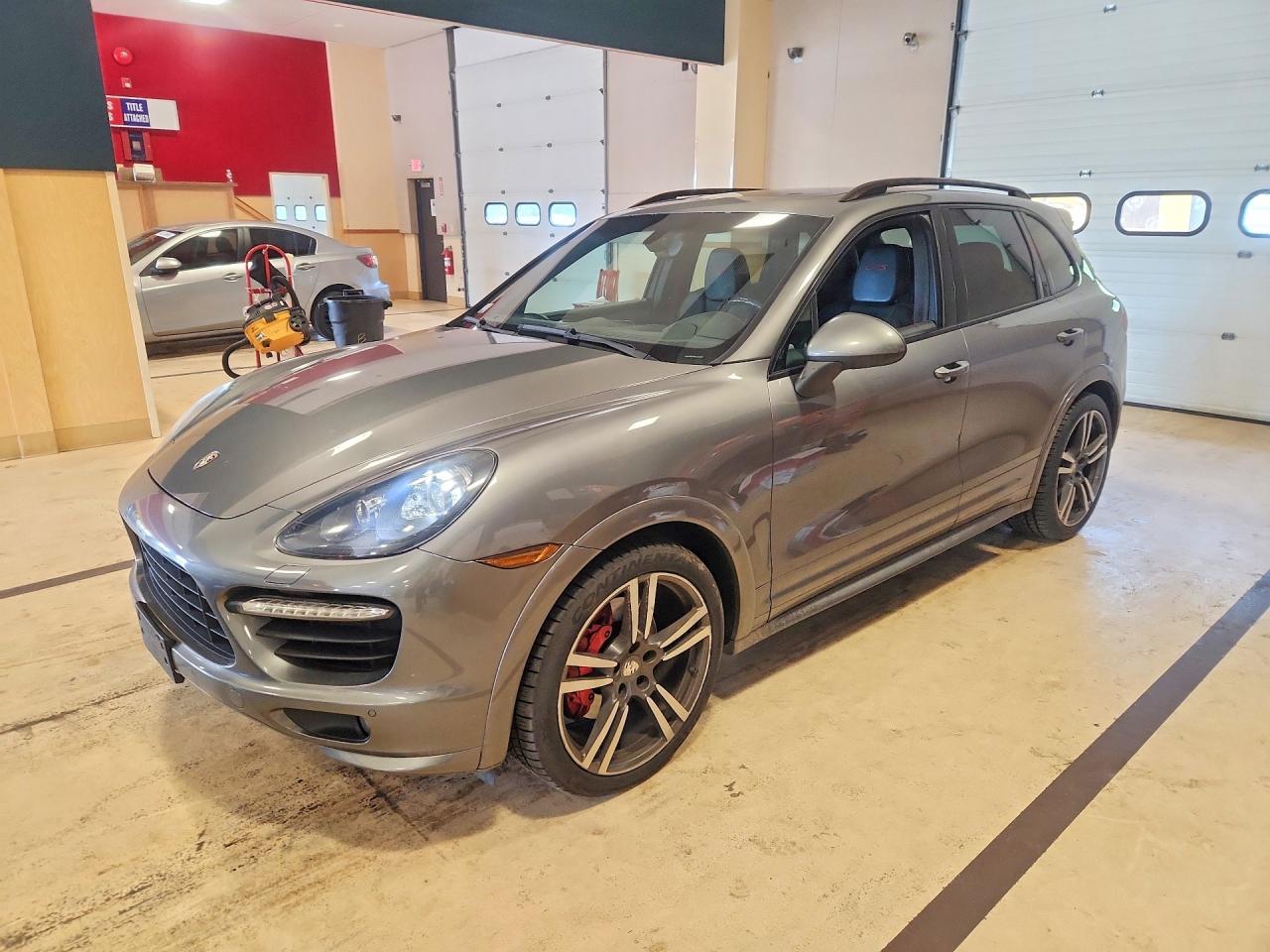 2013 PORSCHE CAYENNE