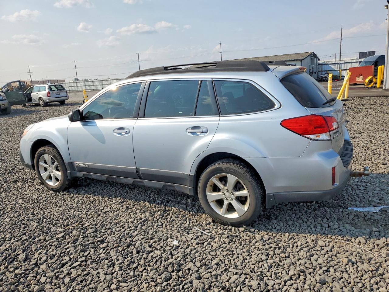4S4BRBACXE3262046 · 2014 SUBARU OUTBACK · 2/12