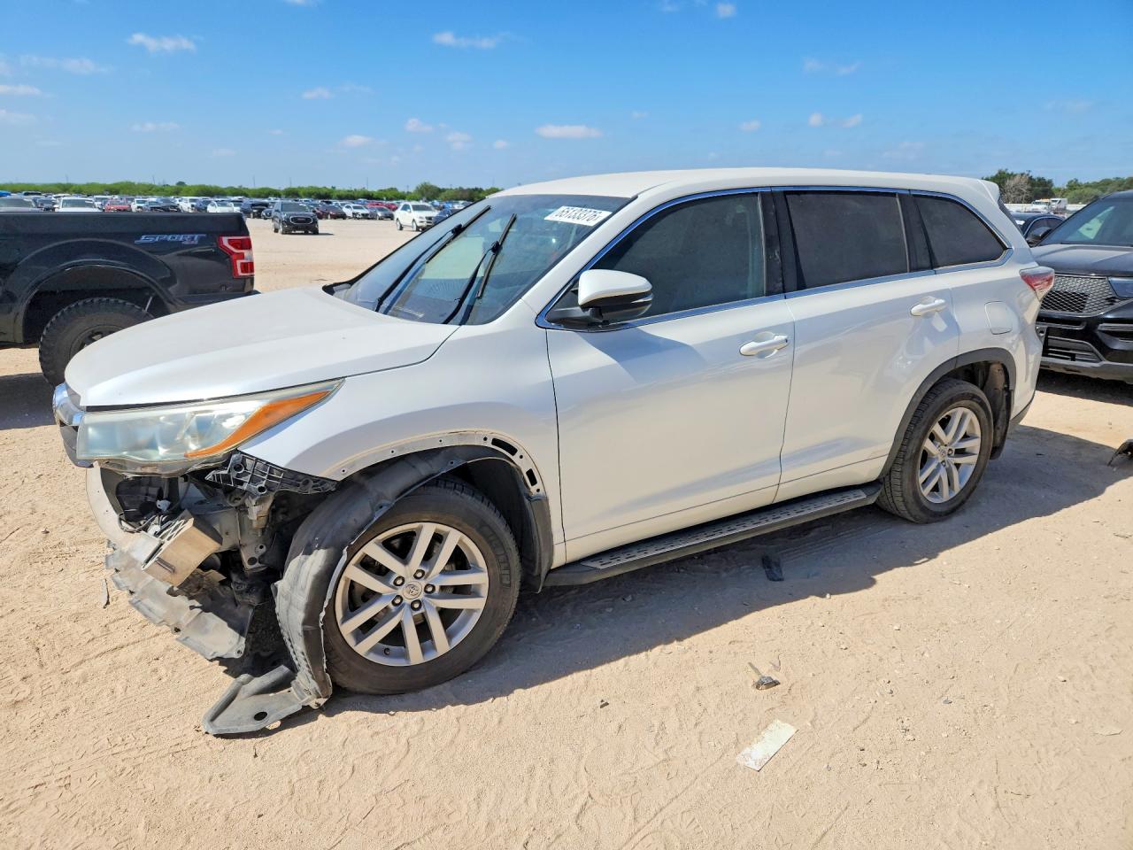 5TDZARFH2FS010847 · 2015 TOYOTA HIGHLANDER