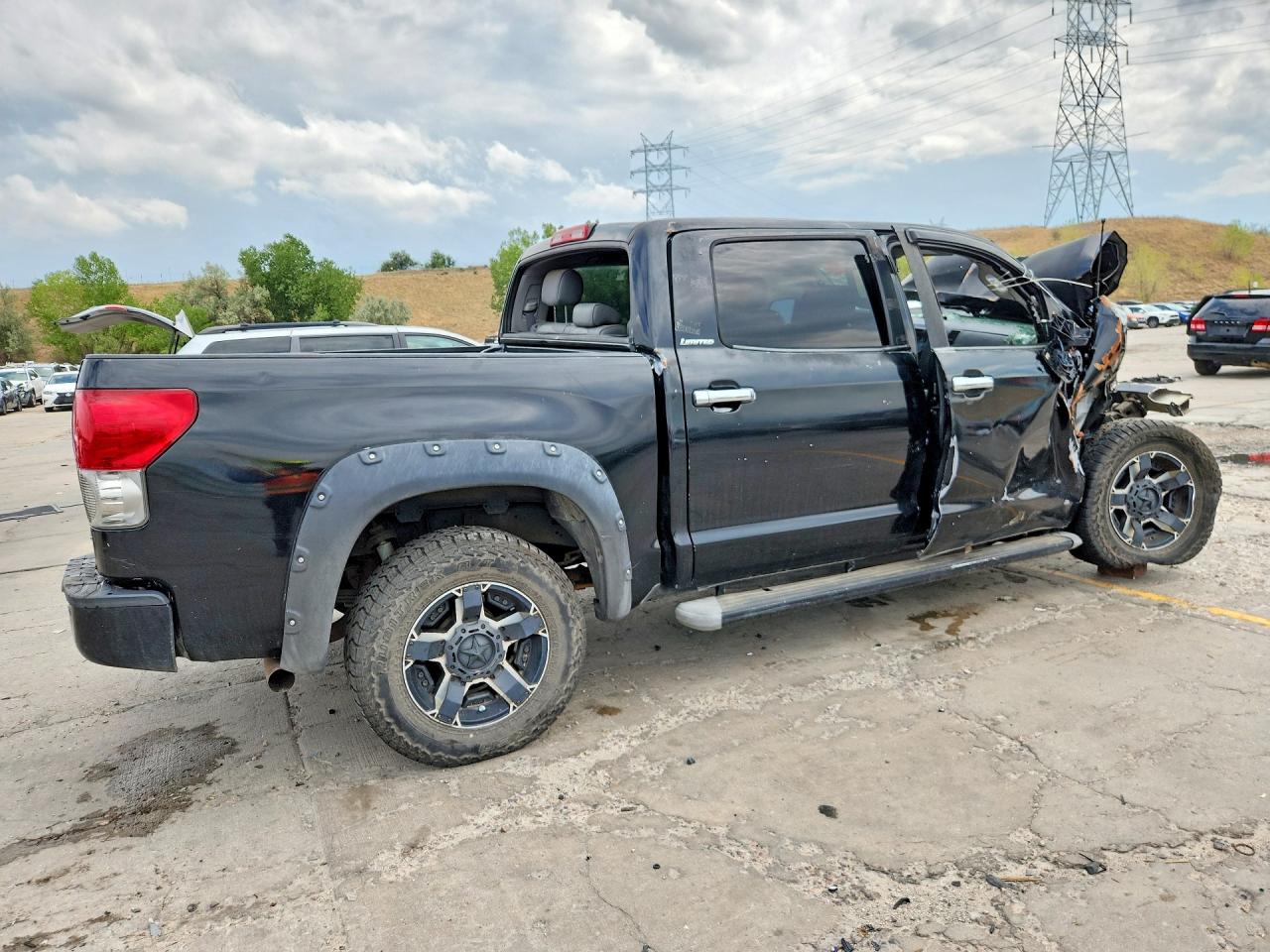 5TFDV58188X074587 · 2008 TOYOTA TUNDRA · 3/13