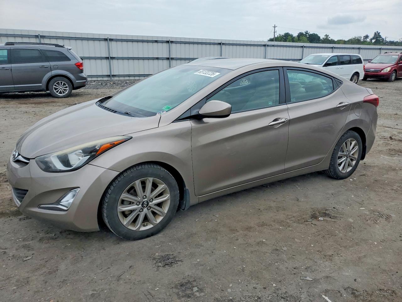 5NPDH4AE8FH618125 · 2015 HYUNDAI ELANTRA
