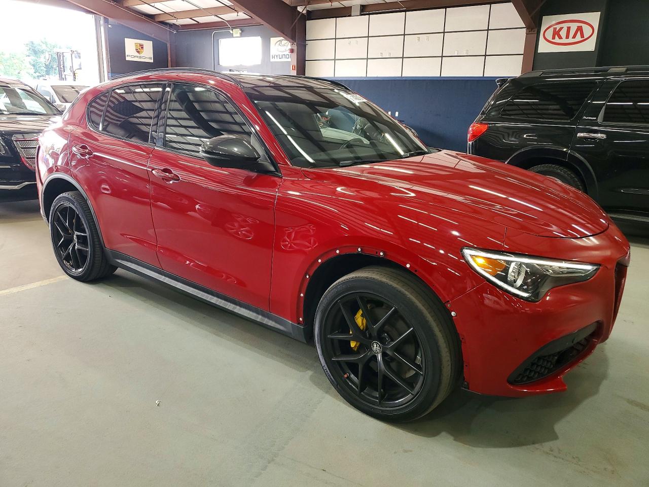 ZASPAKBN7K7C53964 · 2019 ALFA ROMEO STELVIO · 4/13