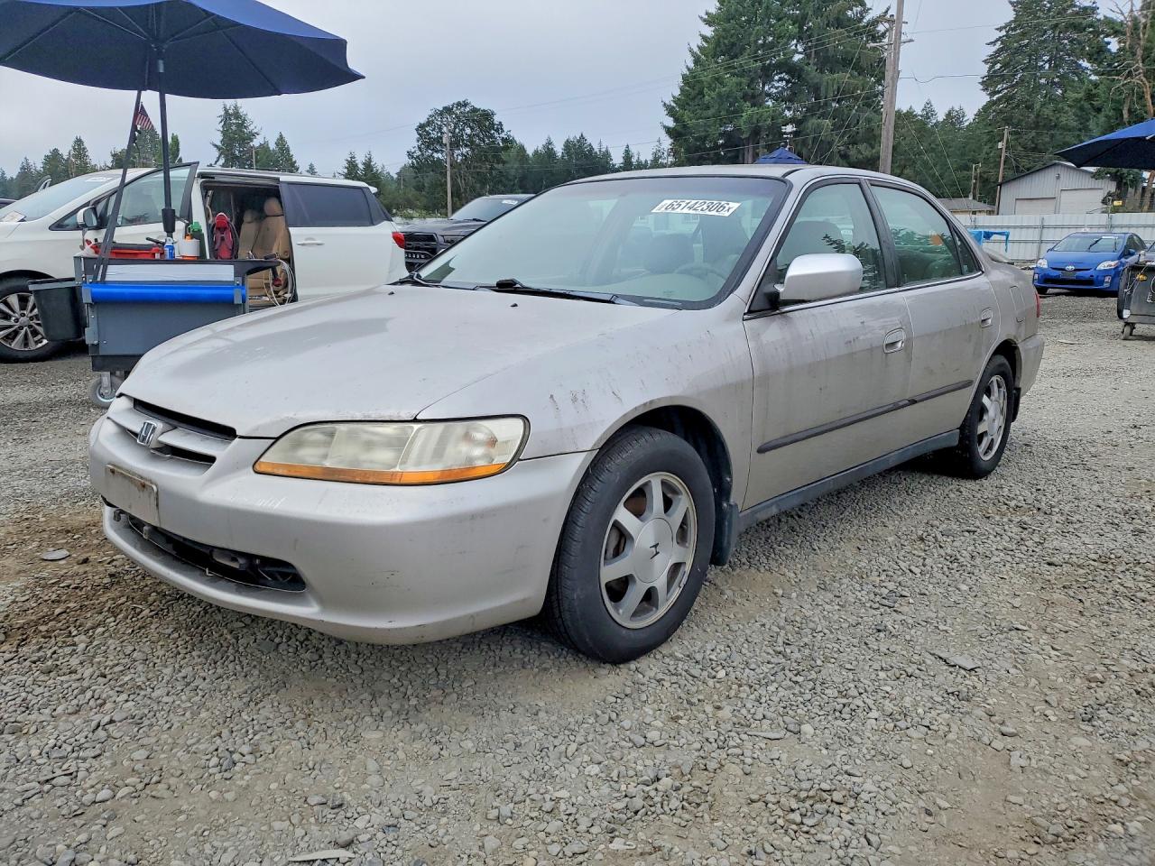 1HGCG5540WA251560 · 1998 HONDA ACCORD
