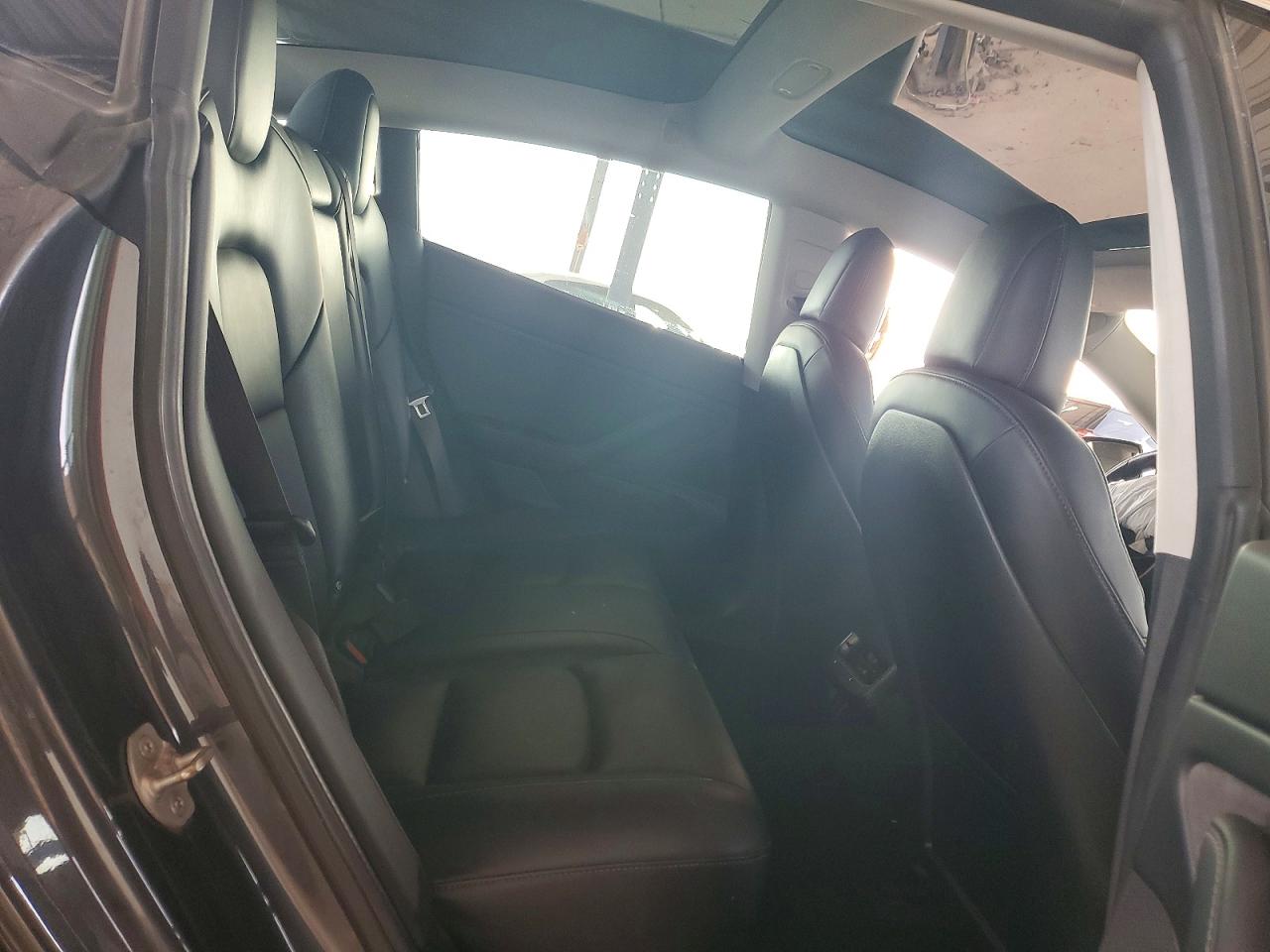 5YJ3E1EA4JF048805 · 2018 TESLA MODEL 3 · 10/12