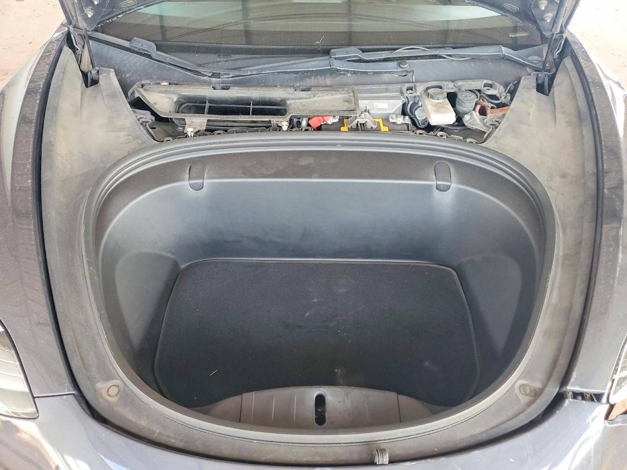 5YJ3E1EA4JF048805 · 2018 TESLA MODEL 3 · 11/12
