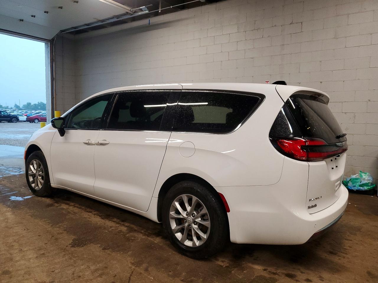 2C4RC3BG6TR174384 · 2026 CHRYSLER PACIFICA · 2/13