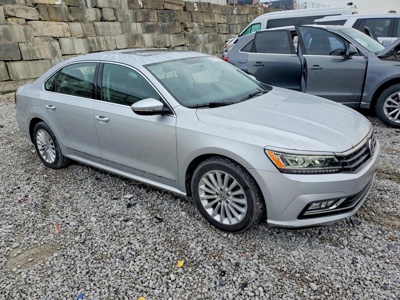 1VWBT7A38HC076526 · 2017 VOLKSWAGEN PASSAT · 4/12