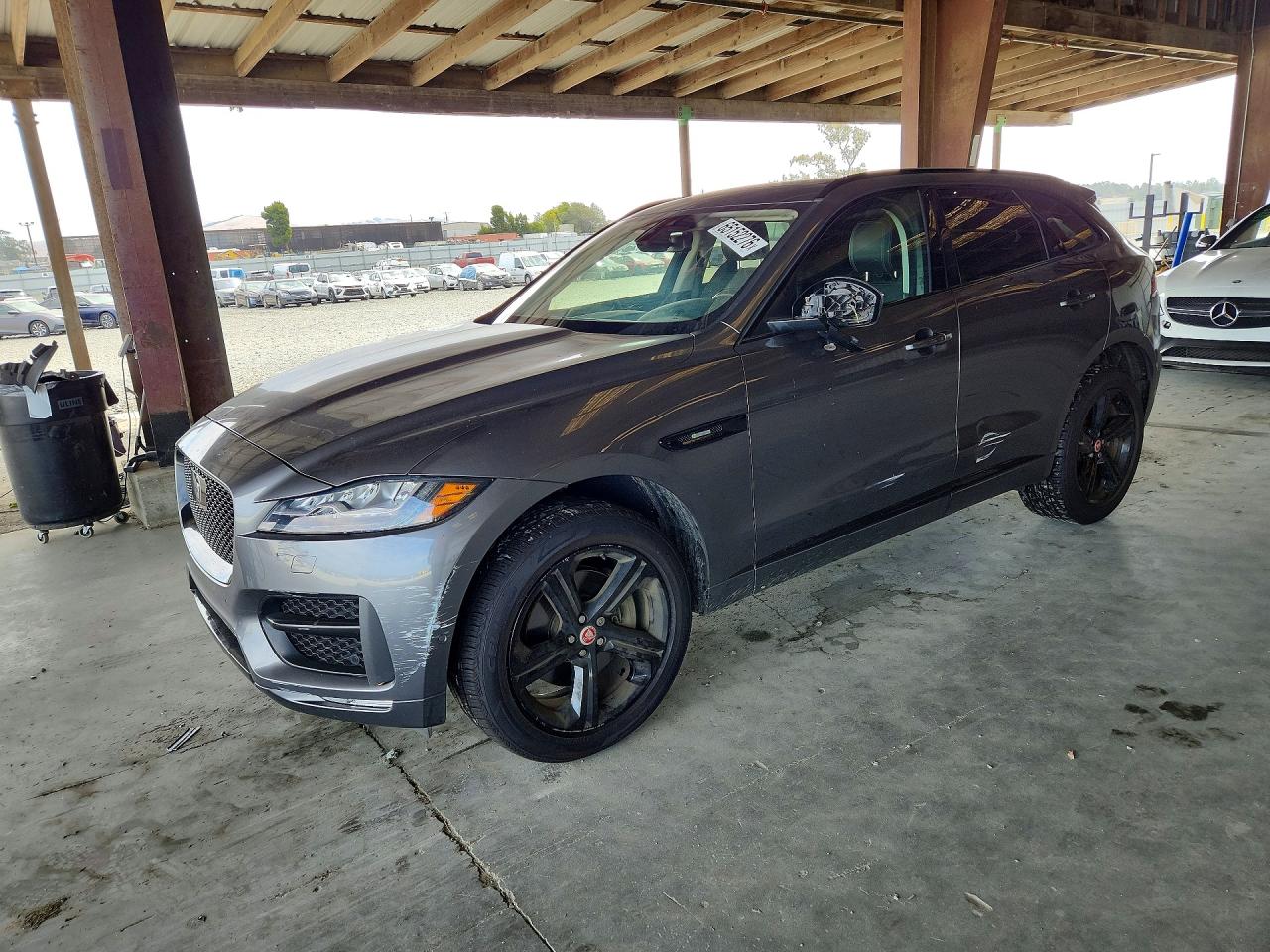 SADCL2EV6JA259113 · 2018 JAGUAR F-PACE