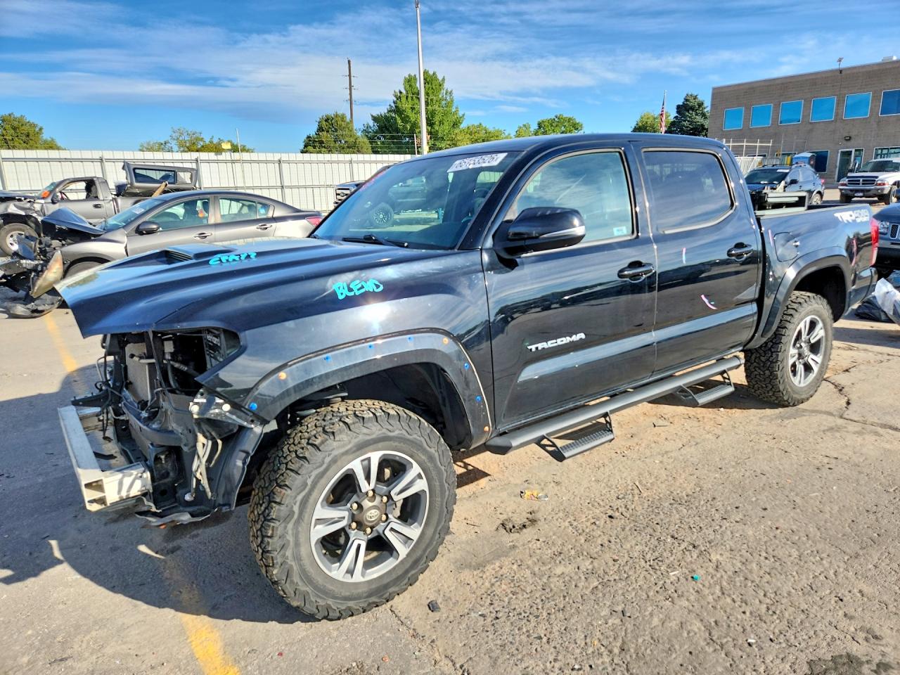 5TFCZ5AN8HX070584 · 2017 TOYOTA TACOMA
