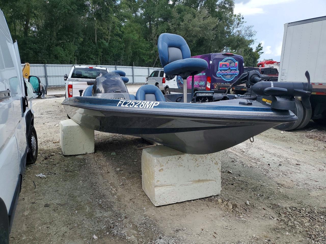 RNG6W305J304 · 2004 BOAT WITHOUT TRAILER · 9/10