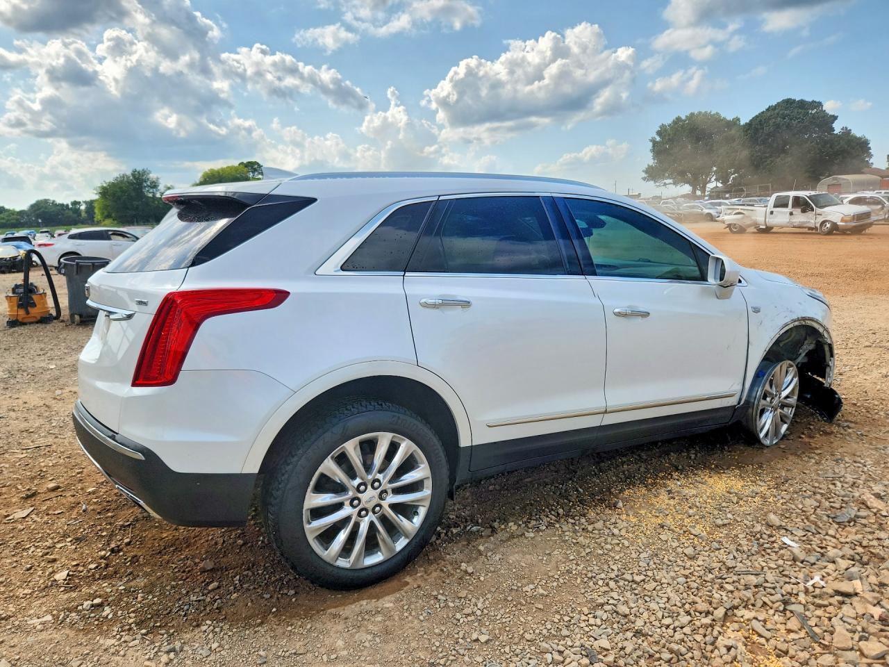 1GYKNFRS1HZ111546 · 2017 CADILLAC XT5 · 3/13