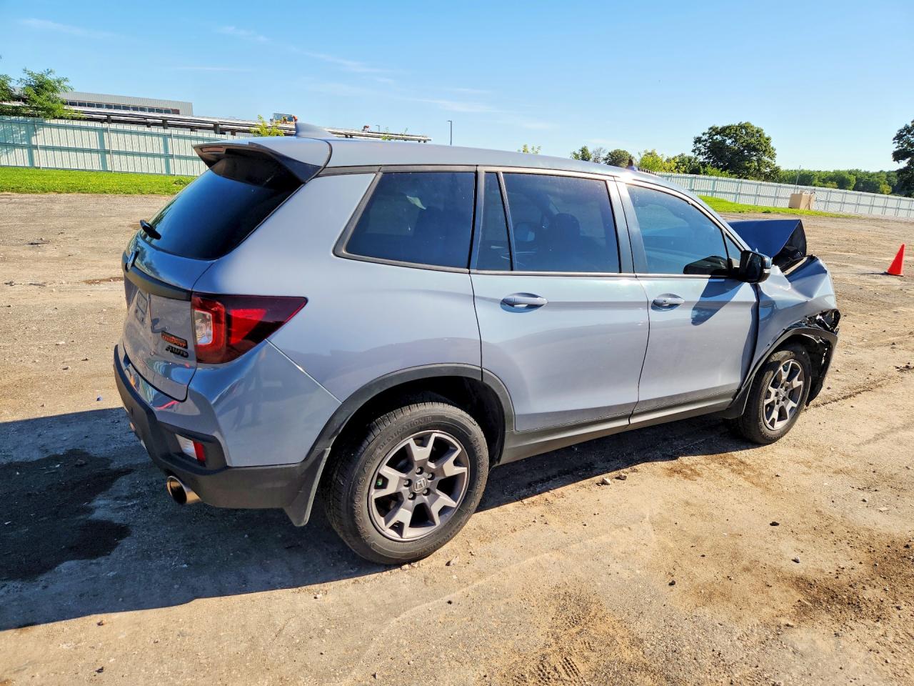 5FNYF8H64NB002206 · 2022 HONDA PASSPORT · 3/13