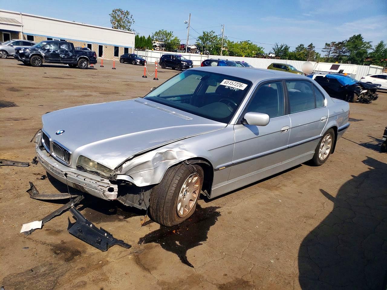 WBAGH83481DP34039 · 2001 BMW 740