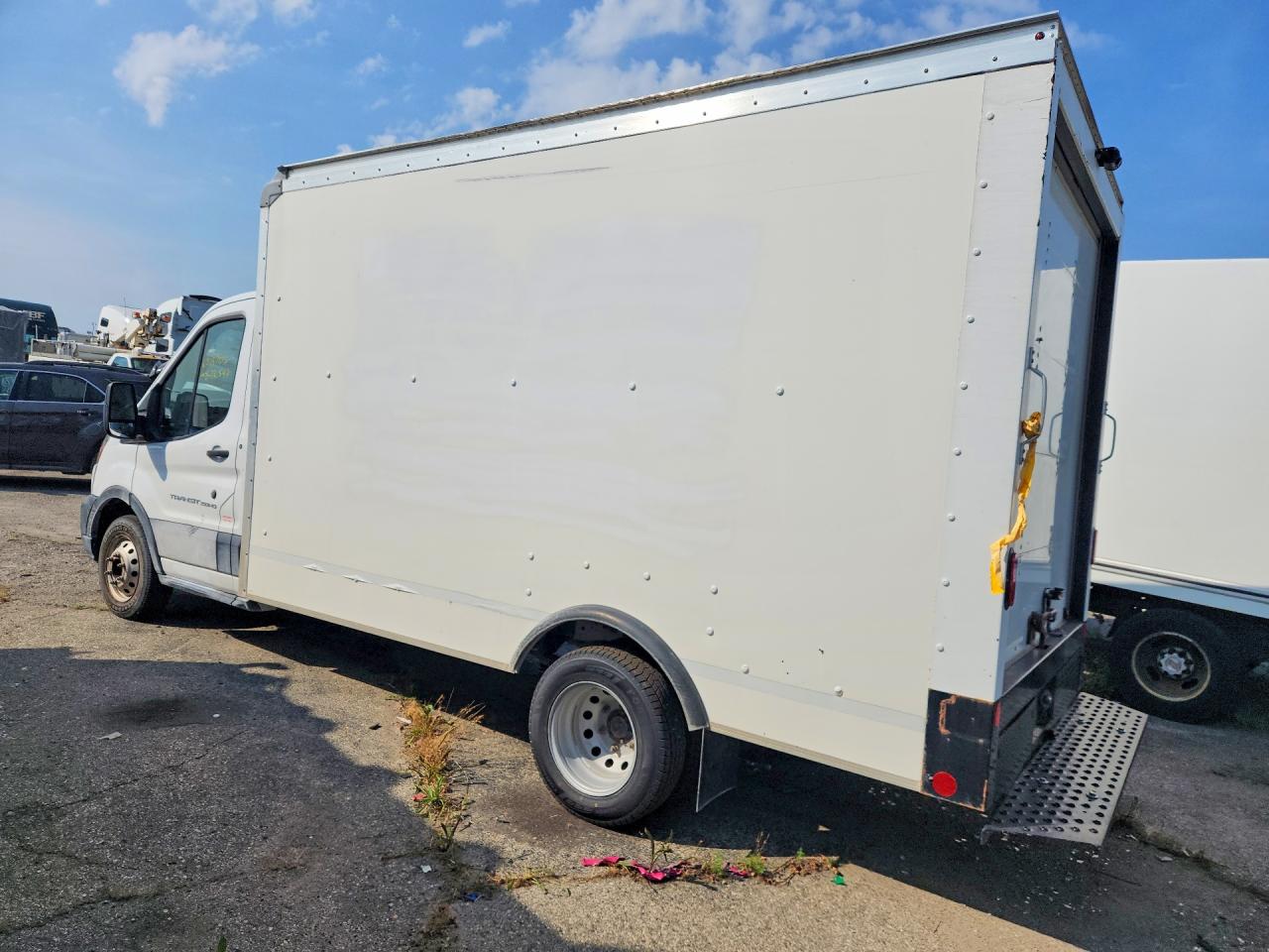 1FDBF6P82NKA76008 · 2022 FORD TRANSIT · 2/12