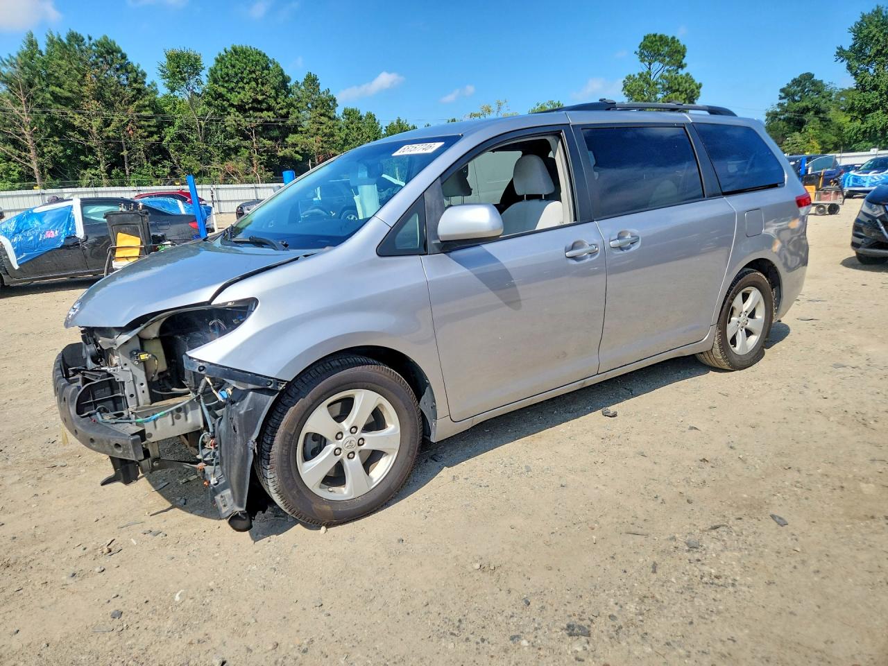 5TDKK3DC0BS050051 · 2011 TOYOTA SIENNA