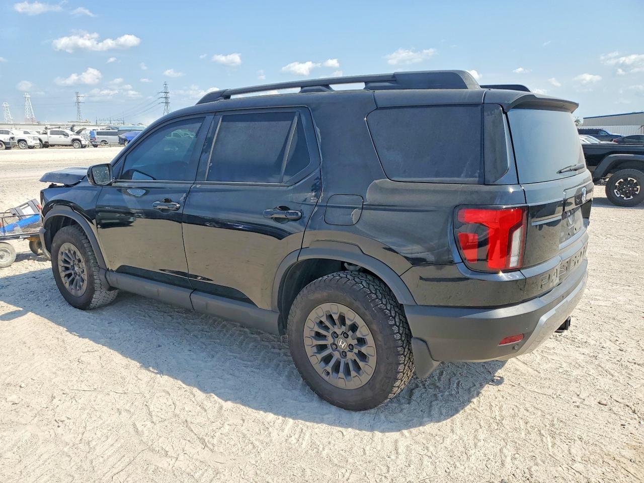 5FNYF9H52TB030063 · 2026 HONDA PASSPORT · 2/13