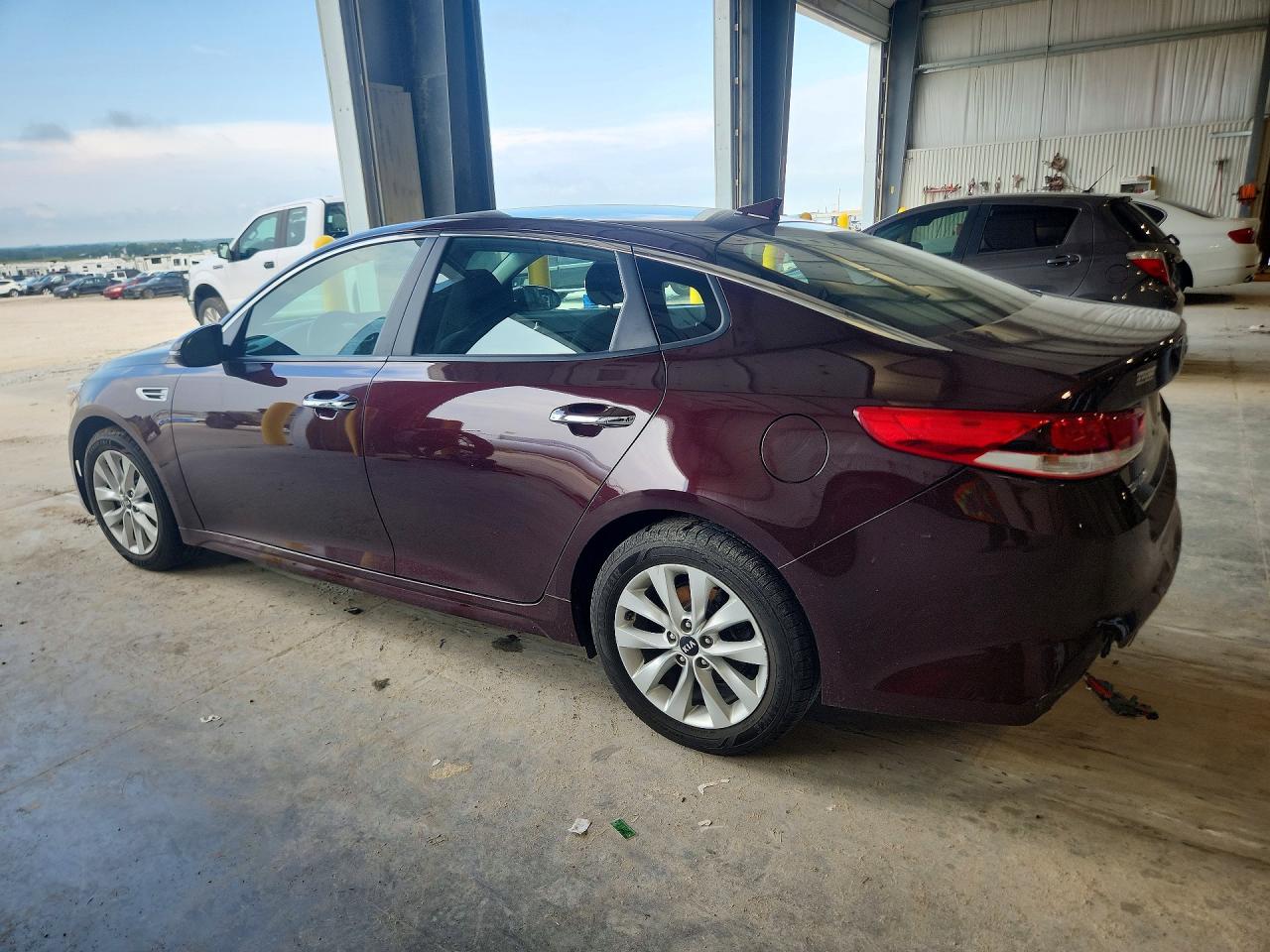 5XXGT4L32HG153511 · 2017 KIA OPTIMA · 2/13