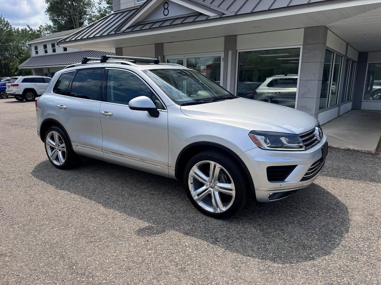WVGGF7BP8HD001557 · 2017 VOLKSWAGEN TOUAREG