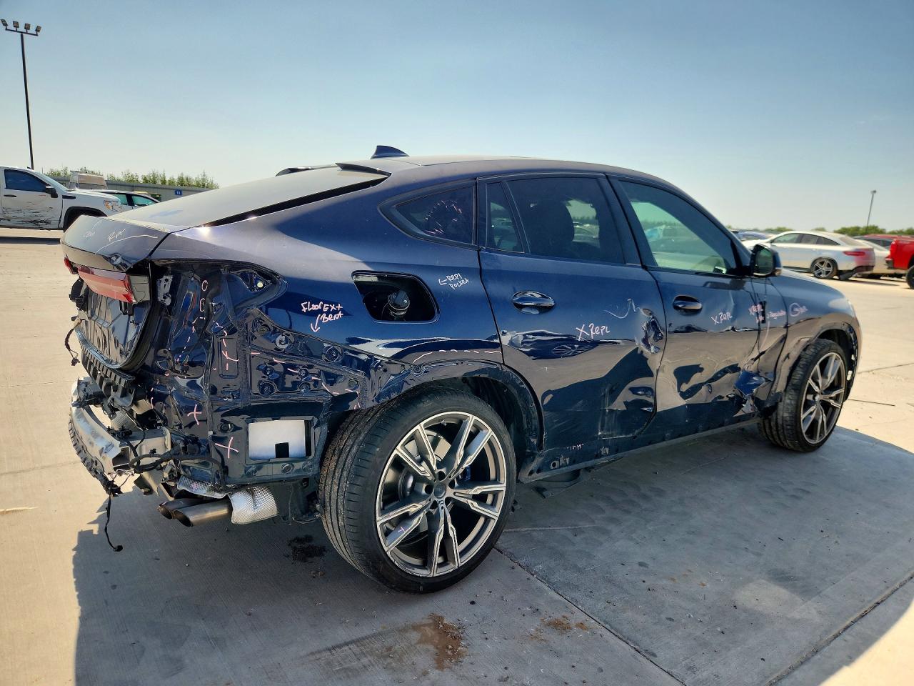 5UXCY8C03M9D78381 · 2021 BMW X6 · 3/14