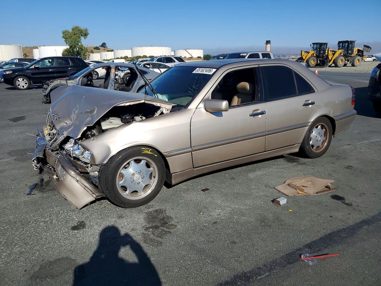 WDBHA24GXYA852329 · 2000 MERCEDES-BENZ C
