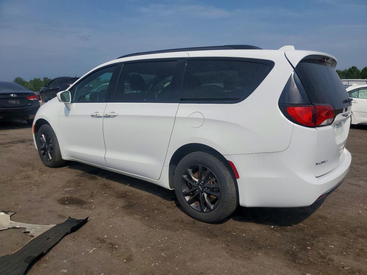 2C4RC3BG7LR267821 · 2020 CHRYSLER PACIFICA · 2/13