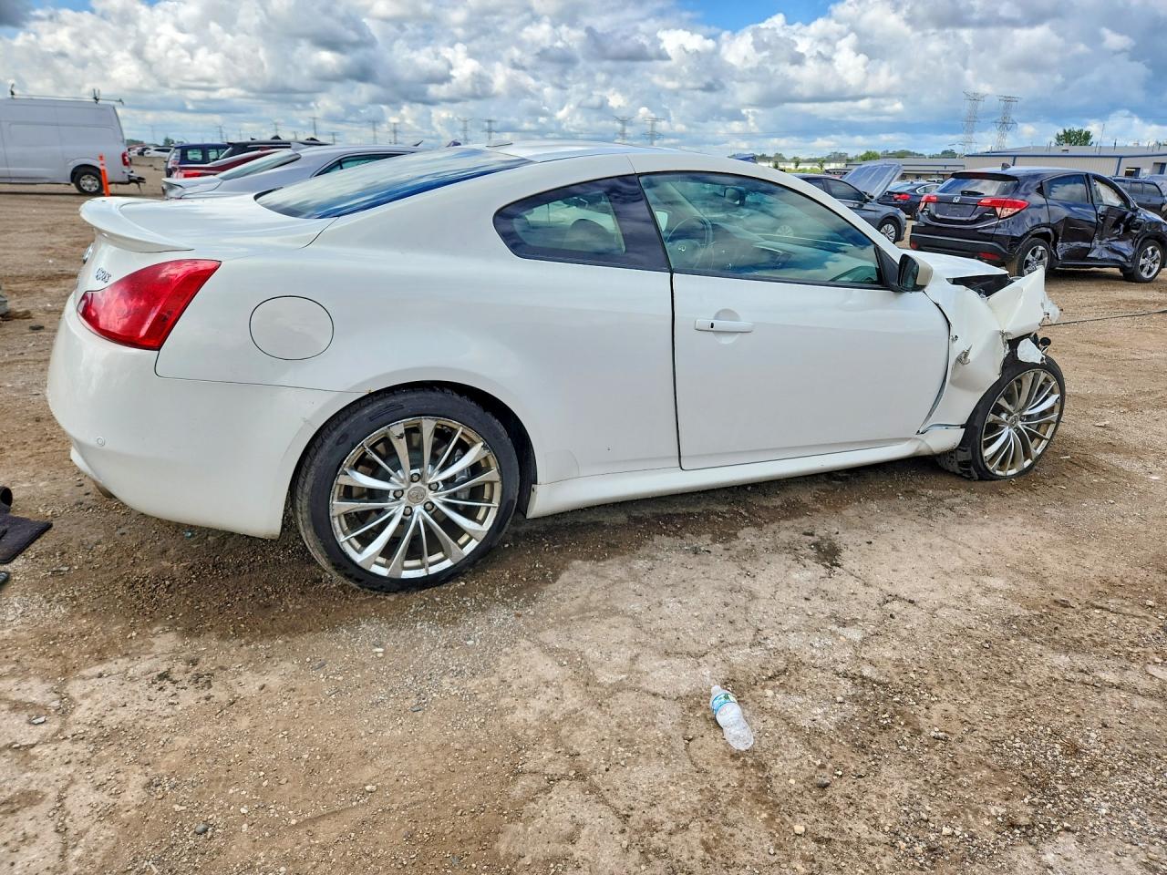 JN1CV6EL7EM131109 · 2014 INFINITI Q60 COUPE · 3/13