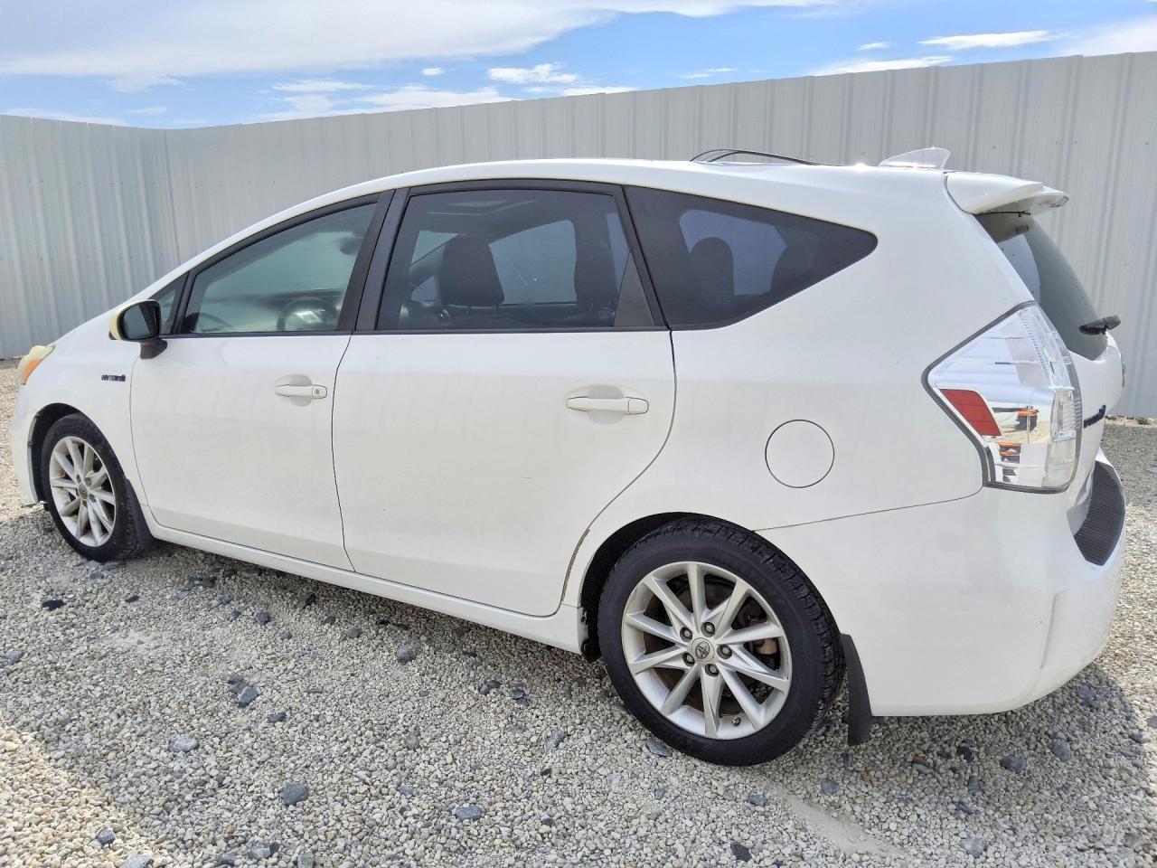JTDZN3EU1C3041472 · 2012 TOYOTA PRIUS V · 2/12