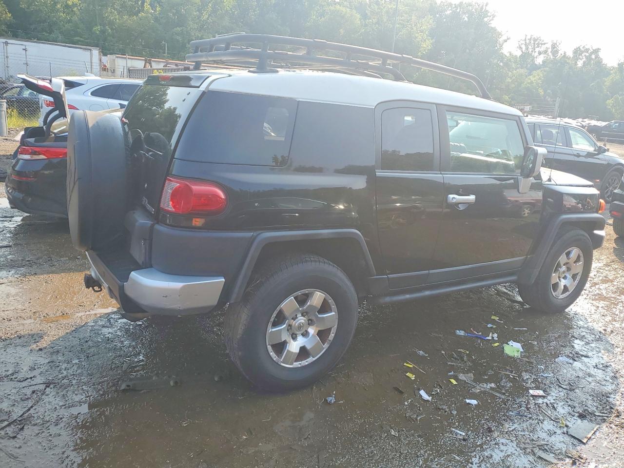 JTEBU11F670080125 · 2007 TOYOTA FJ CRUISER · 3/13