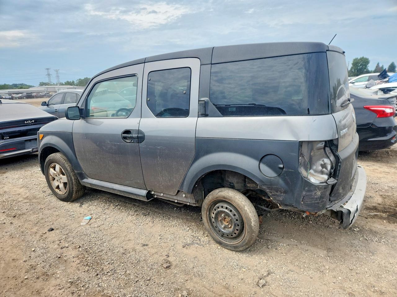 5J6YH17675L005451 · 2005 HONDA ELEMENT · 2/12