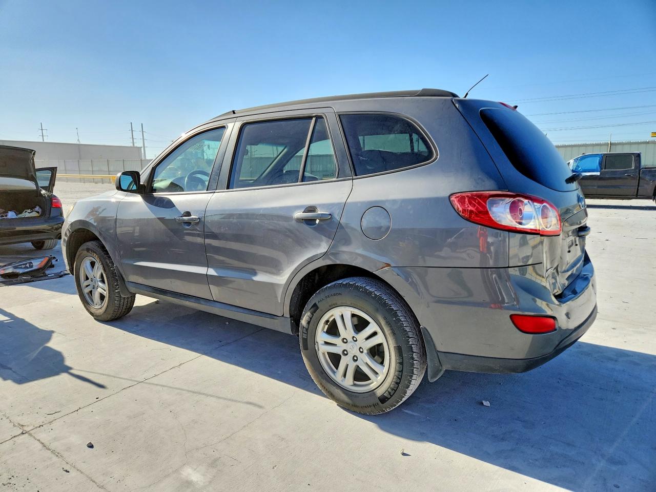 5NMSG3AB2AH408698 · 2010 HYUNDAI SANTA FE · 2/13