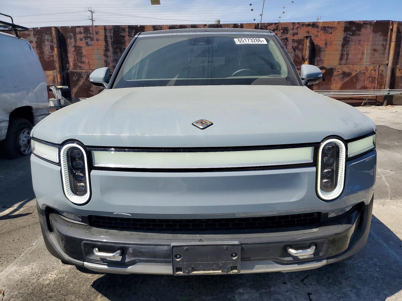 7PDSGABA8PN029509 · 2023 RIVIAN R1S · 5/13