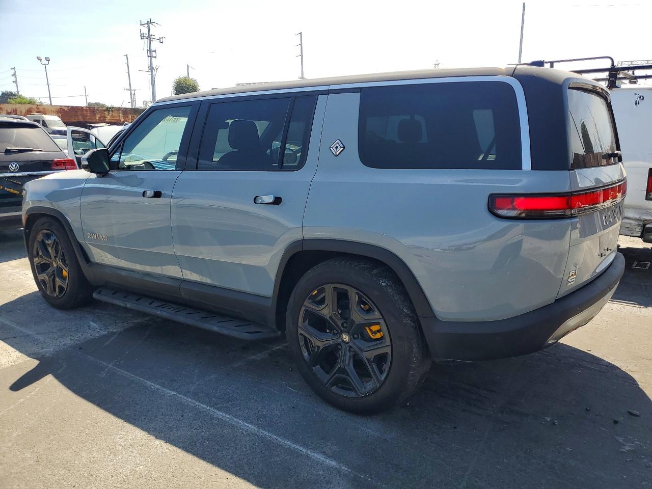 7PDSGABA8PN029509 · 2023 RIVIAN R1S · 2/13