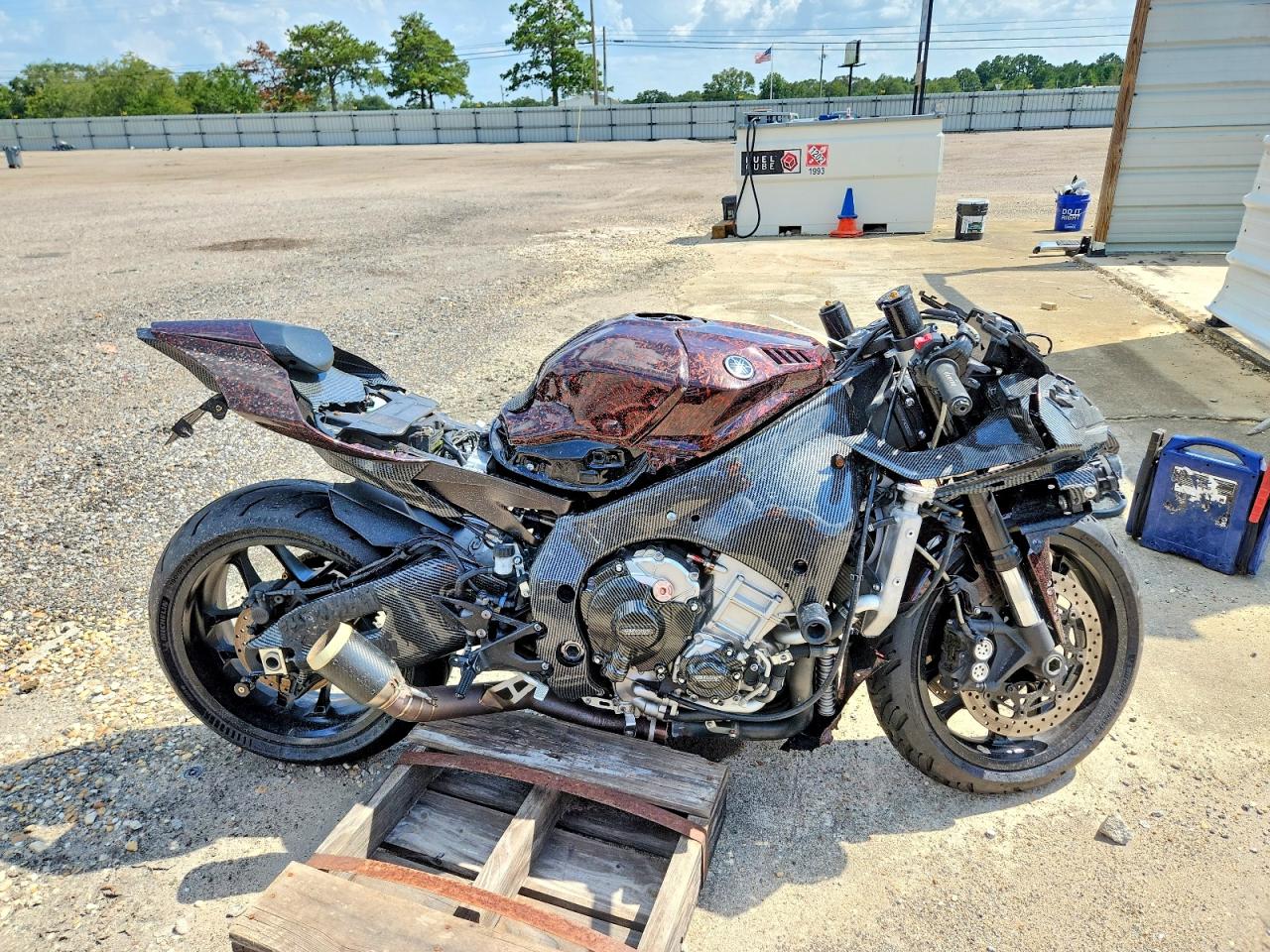 JYARN39Y6FA000327 · 2015 YAMAHA YZFR1