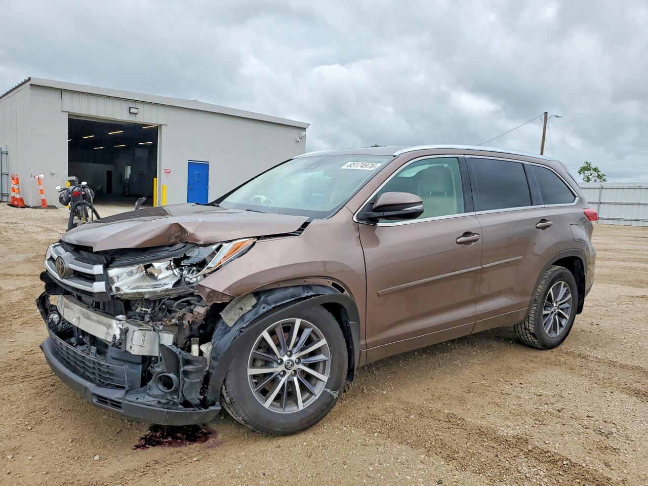 5TDJZRFH8JS875059 · 2018 TOYOTA HIGHLANDER