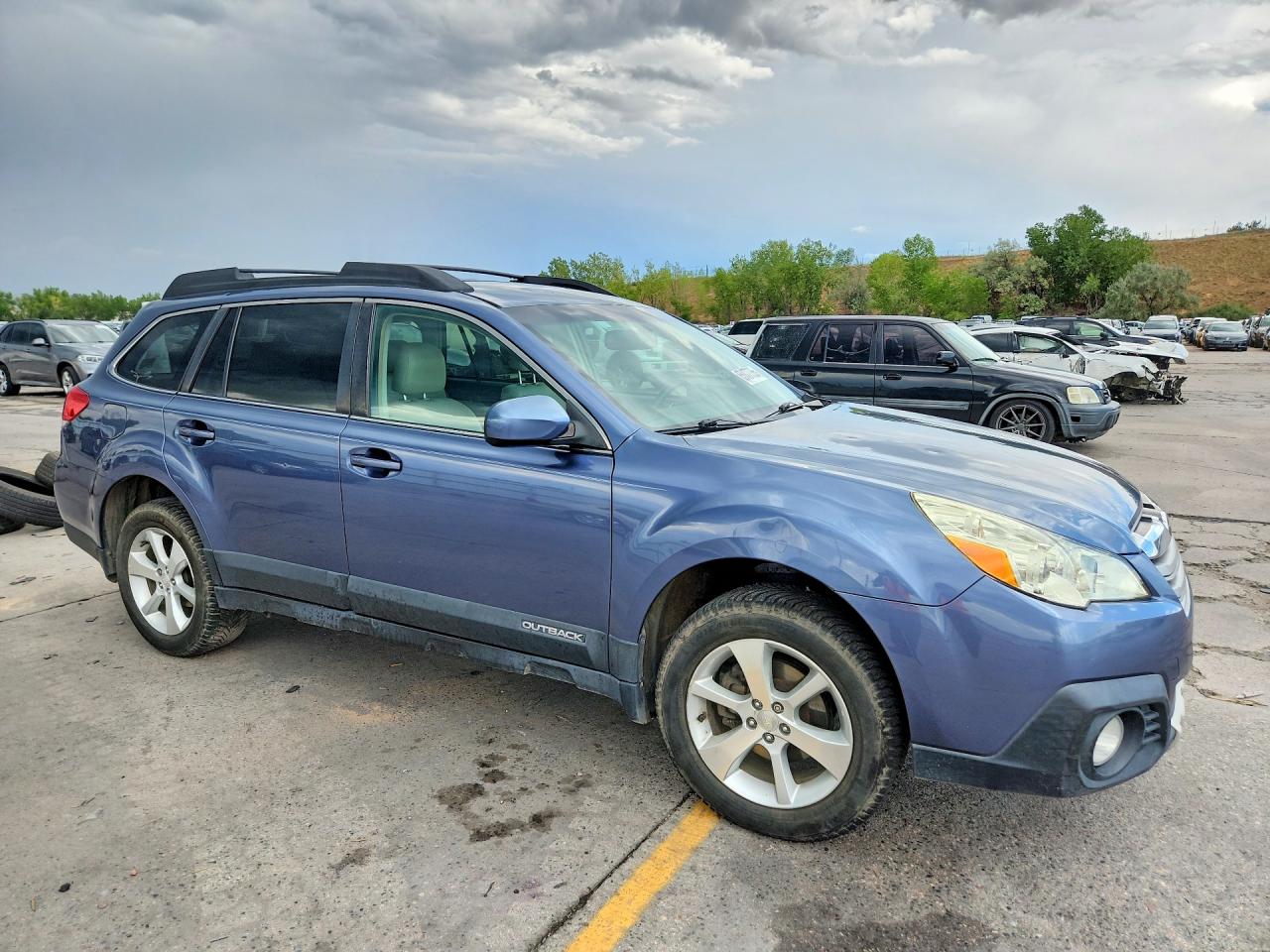 4S4BRCLC0E3322354 · 2014 SUBARU OUTBACK · 4/14