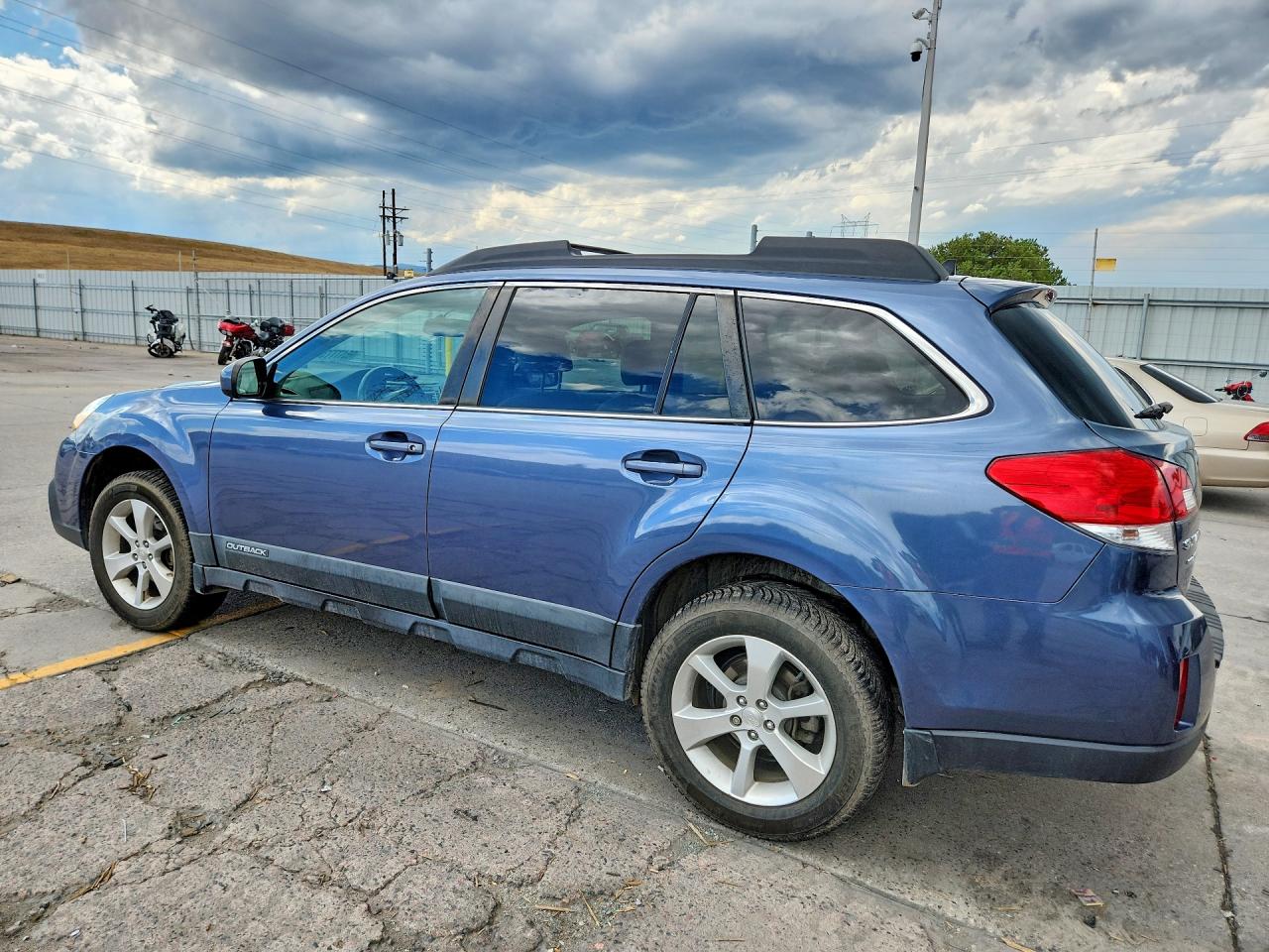 4S4BRCLC0E3322354 · 2014 SUBARU OUTBACK · 2/14