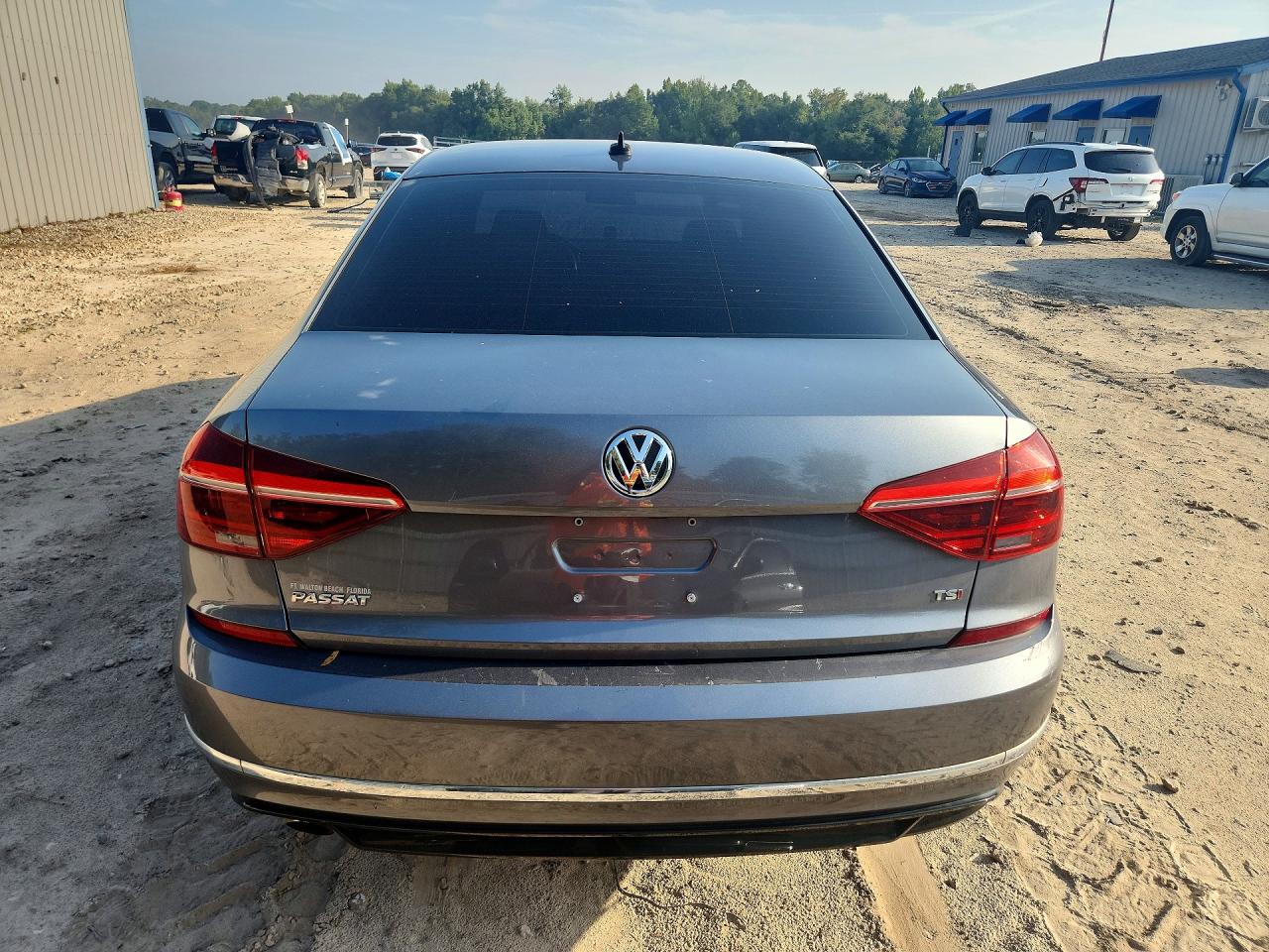 1VWAA7A39JC028458 · 2018 VOLKSWAGEN PASSAT · 6/12