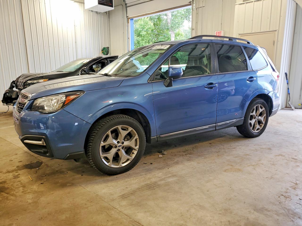 JF2SJAWC5HH808761 · 2017 SUBARU FORESTER