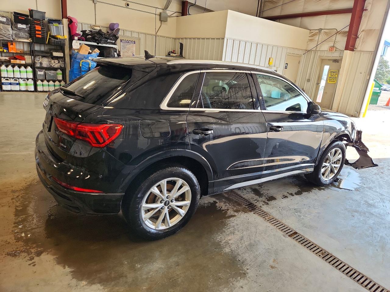 WA1DECF31S1050967 · 2025 AUDI Q3 · 3/14