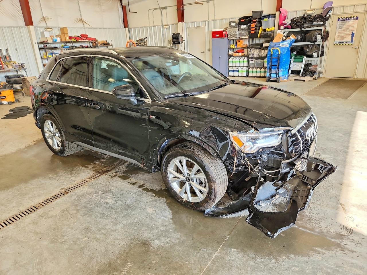 WA1DECF31S1050967 · 2025 AUDI Q3 · 4/14