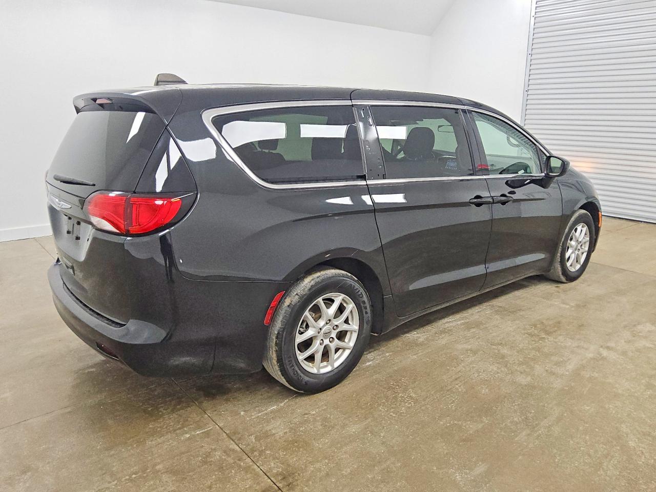 2C4RC1CG7MR555004 · 2021 CHRYSLER VOYAGER · 3/13