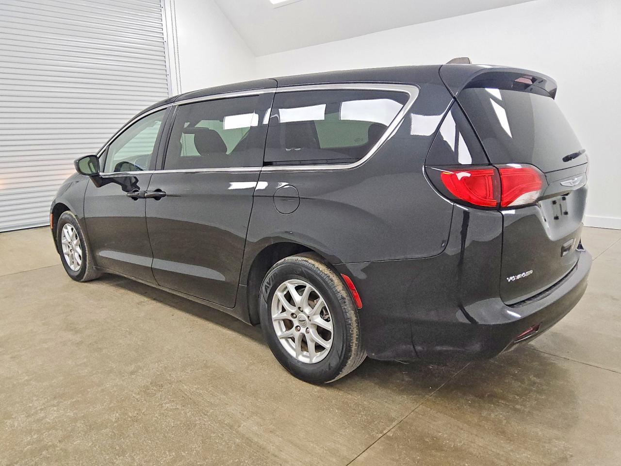 2C4RC1CG7MR555004 · 2021 CHRYSLER VOYAGER · 2/13