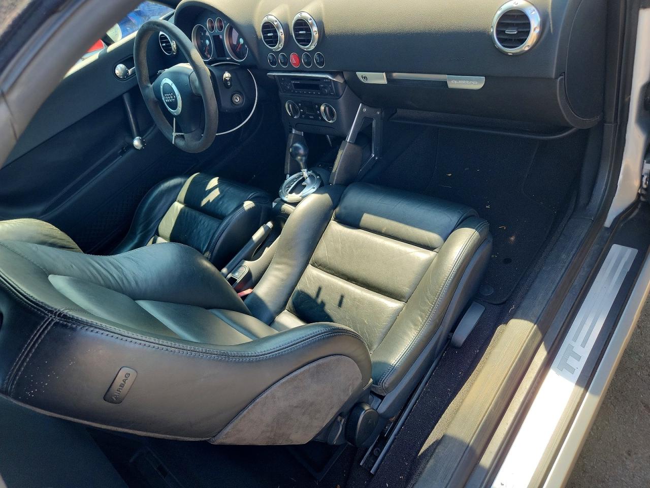 TRUUF28N551007352 · 2005 AUDI TT · 8/12