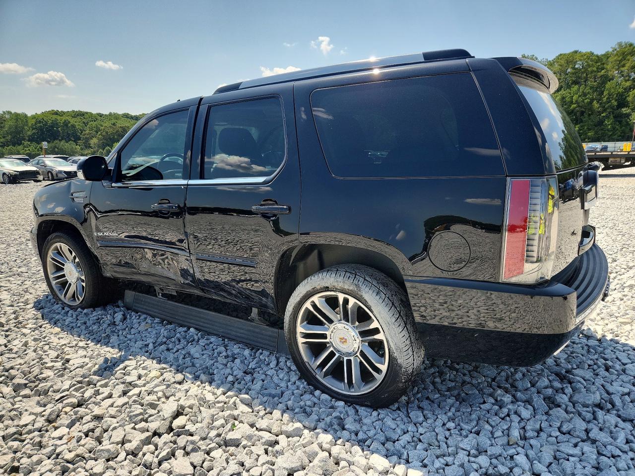 1GYS4CEF6DR257459 · 2013 CADILLAC ESCALADE · 2/13