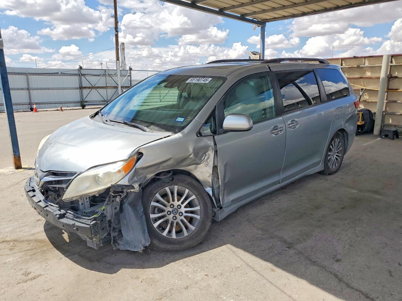 5TDYZ3DC6KS995639 · 2019 TOYOTA SIENNA