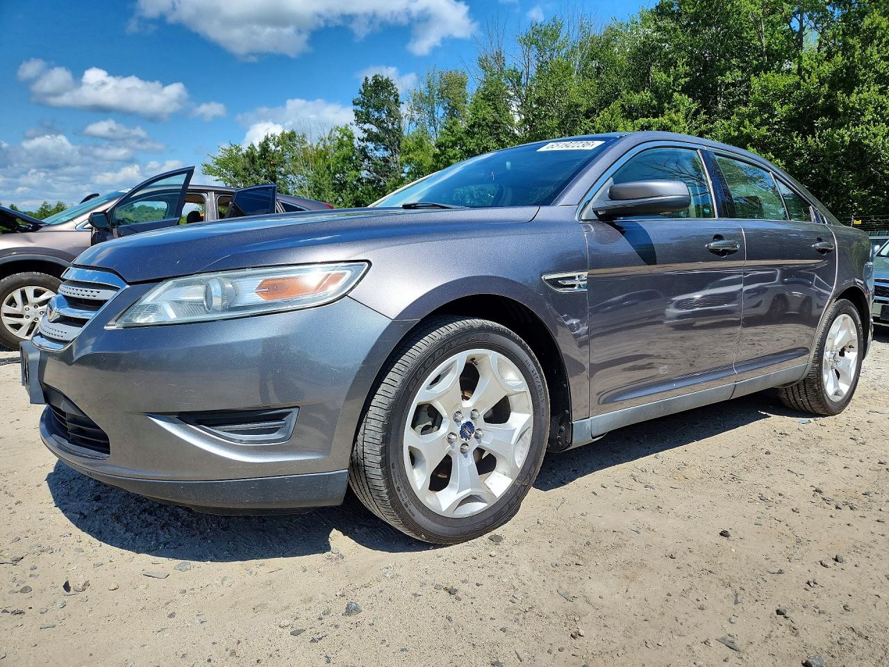 1FAHP2HW7BG172125 · 2011 FORD TAURUS