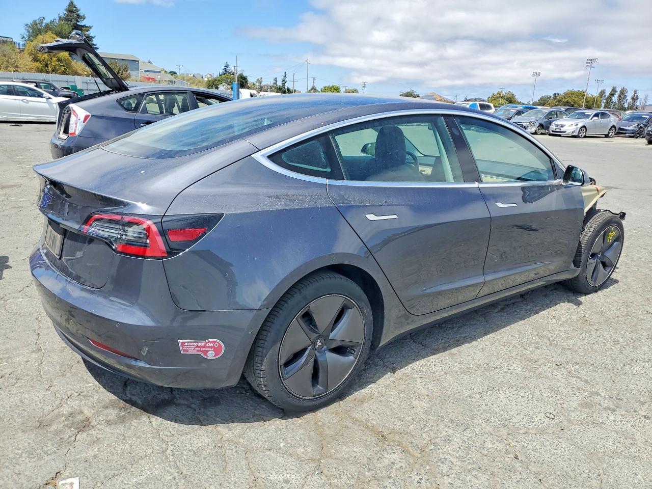 5YJ3E1EA0KF325502 · 2019 TESLA MODEL 3 · 3/12