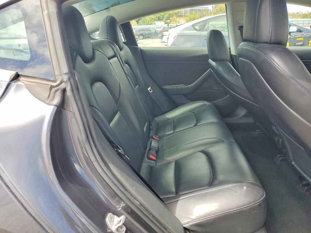5YJ3E1EA0KF325502 · 2019 TESLA MODEL 3 · 10/12